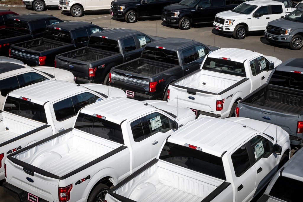 truck dealer