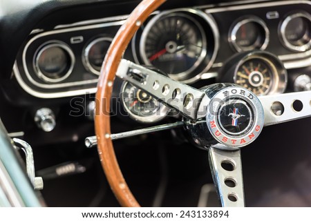Car steering wheel